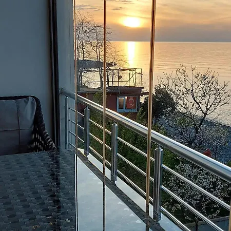 شقة Seafront By The Sea And With A And With Big Garden *