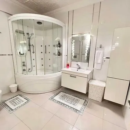 Seafront By The Sea And With A And With Big Garden Apartment *