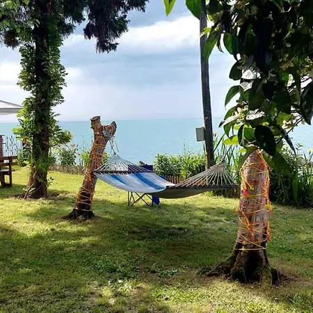 Seafront By The Sea And With A And With Big Garden *